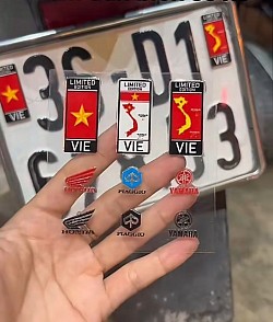 Com bô tem dán trang trí biển xe 50k